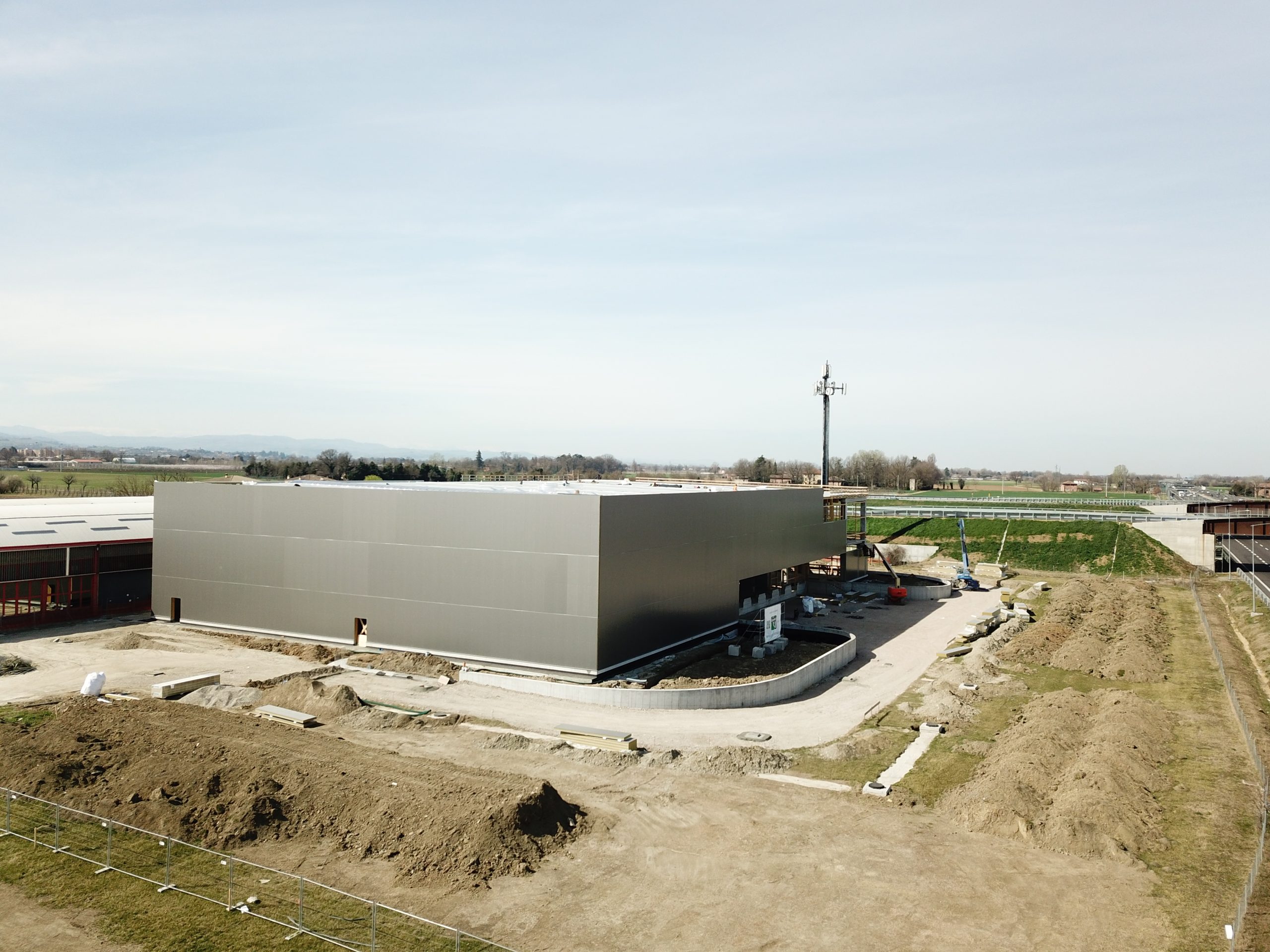 Isol Sistem Srl coperture e facciate industriali